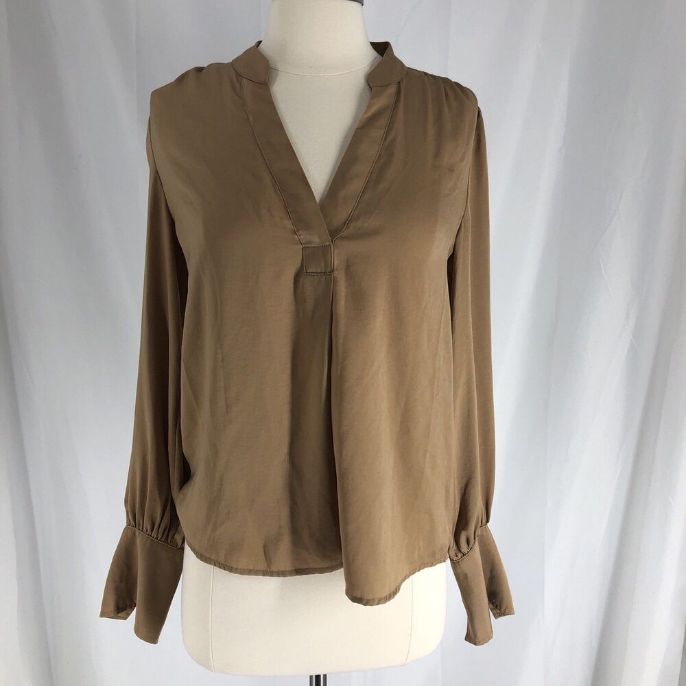Banana Republic Women’s Blouse Size XS Gold Long Sleeve V Neck Top